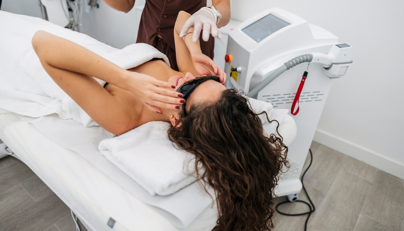 <span id="hs_cos_wrapper_name" class="hs_cos_wrapper hs_cos_wrapper_meta_field hs_cos_wrapper_type_text" style="" data-hs-cos-general-type="meta_field" data-hs-cos-type="text" >Les lasers médicaux : guide complet par spécialité</span>